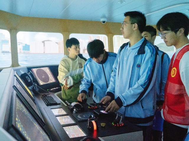 宁波正始中学高一学生走进高校体验生涯规划活动 学校供图.JPG
